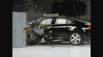 Volvo S60 small overlap crash test iihs 40 mph