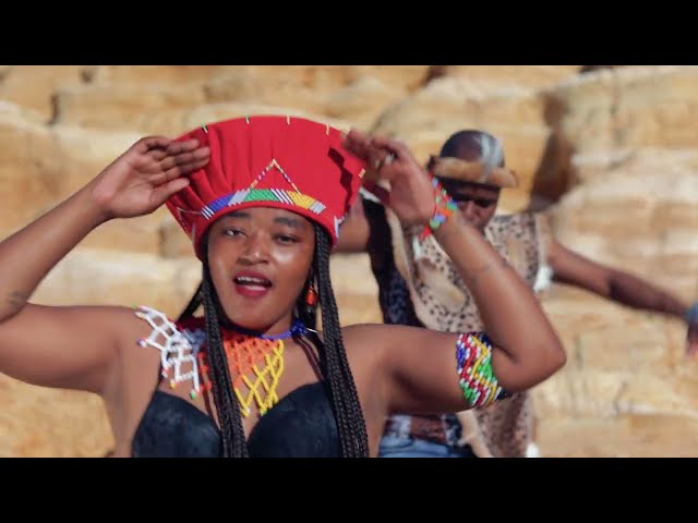 Ray T - Ndabezitha ft Malungelo Official Video class=