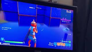 How to use scroll wheel for weapon slots