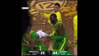 🚨Eric Williams JR hits Full Court Buzzer Beater for OREGON🚨