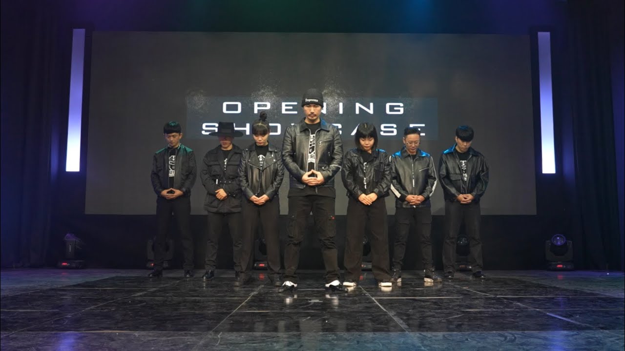 로보트로닉 하모닉스 댄스 퍼포먼스[Robotronic Harmonix Dance Performance] - YouTube