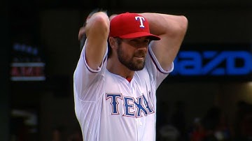 SEA@TEX: Hamels strikes out eight over seven innings