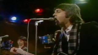 Paul McCartney And Wings - Junior s Farm [HD] chords