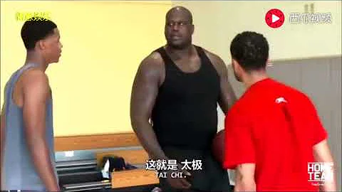 奥尼尔教大儿子打篮球：“这是我的绝活，看好了！” - 天天要闻