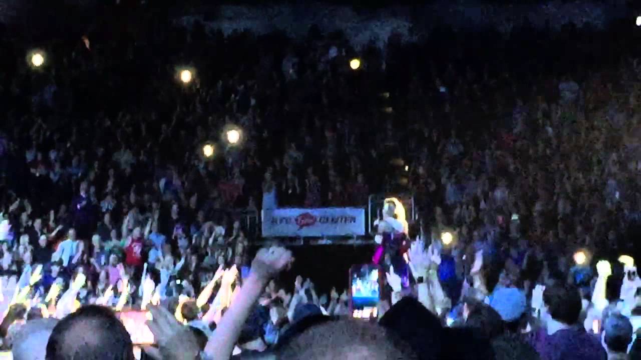 Madonna - Rebel Heart Tour - Louisville - Like A Prayer (Part 2) - YouTube
