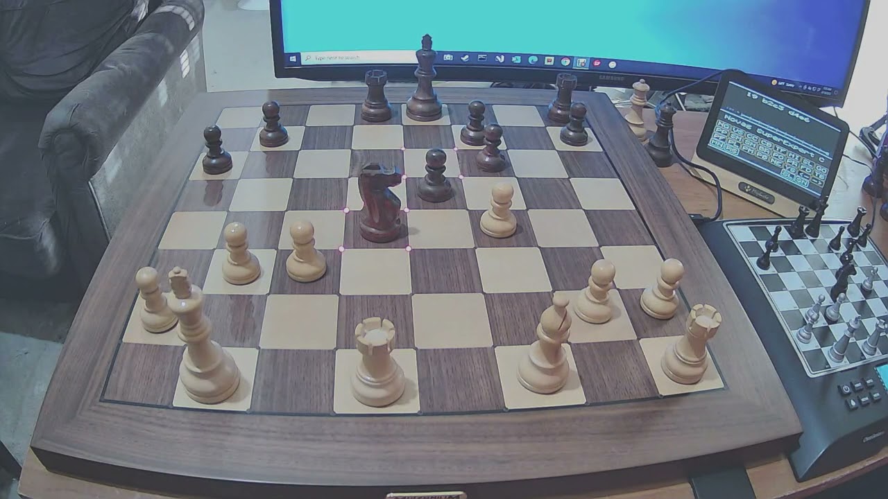 Millennium Chess Genius Pro vs Novag Super Expert C (Mephisto Phoenix)