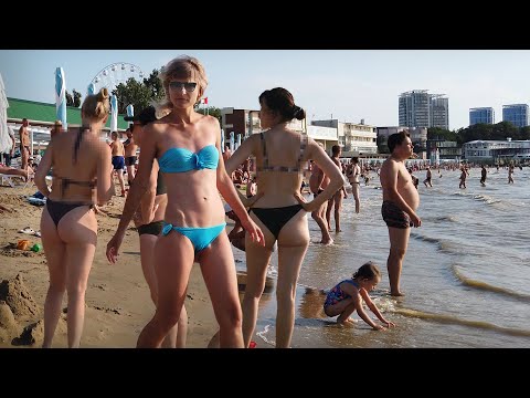 Пляж на закате и мутное море 😎. Без комментариев