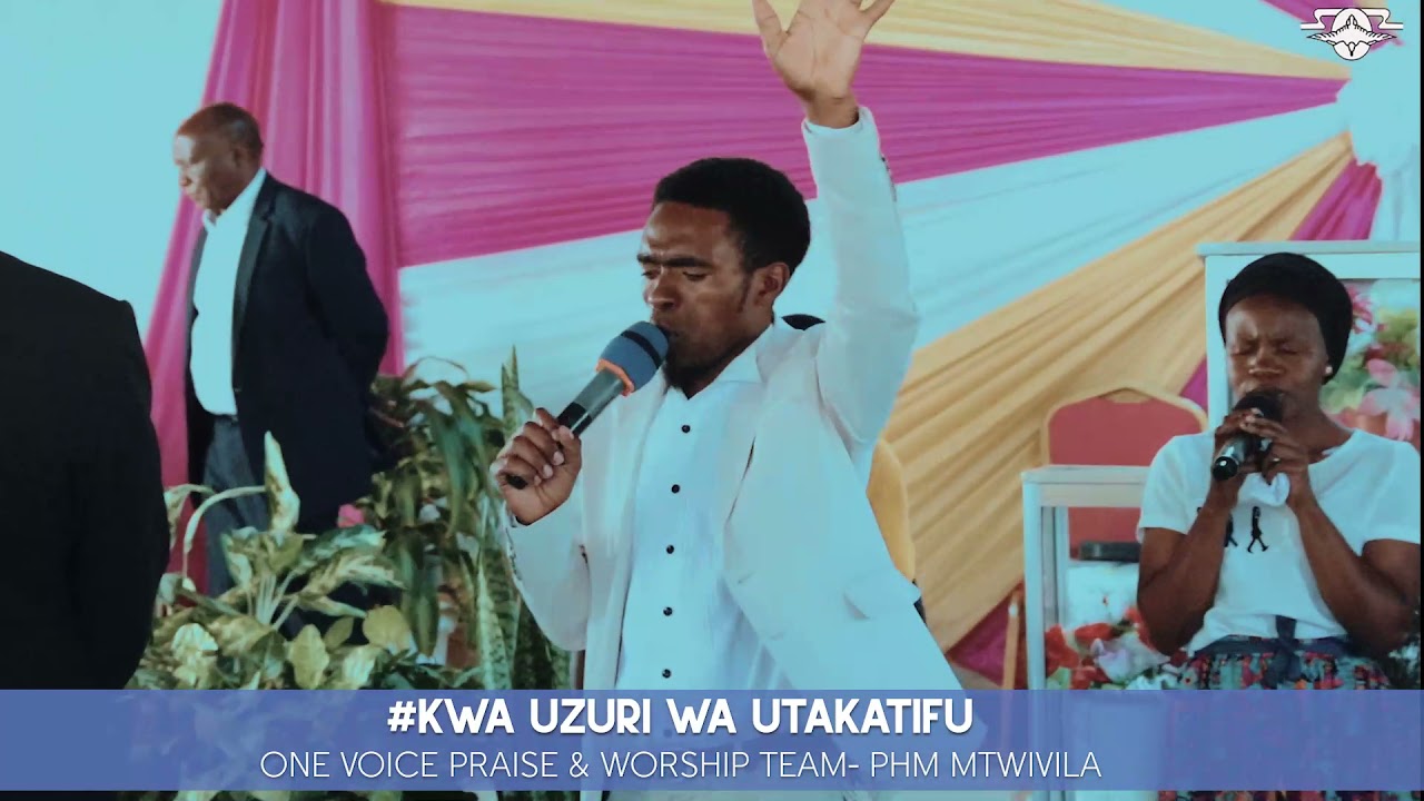 Worship Song Kwa Uzuri wa Utakatifu wako