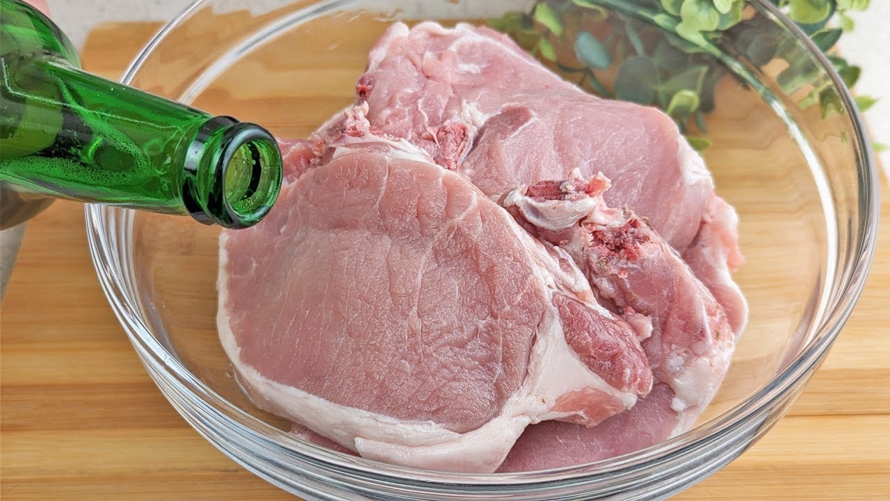 Deutsches Rezept, wie man Schweinekoteletts einfach und lecker ...