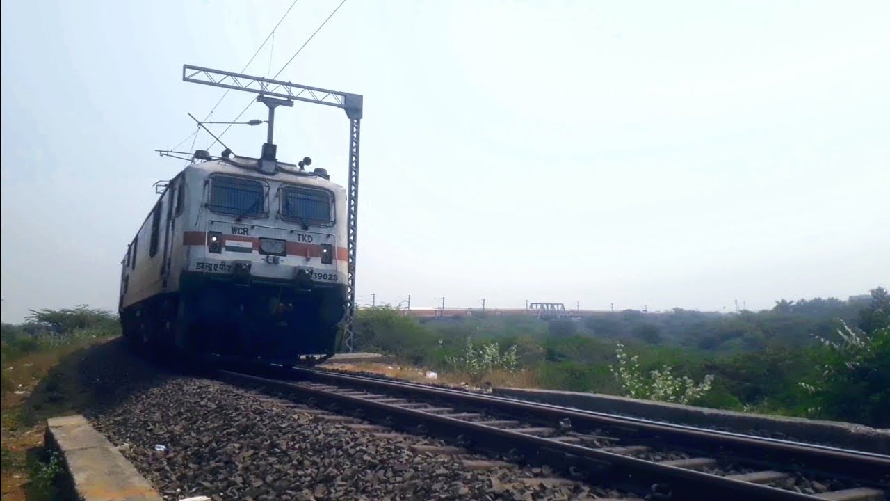 Bhagat ki kothi express|17605|Kacheguda Bhagat ki kothi express #indianrailways #train 