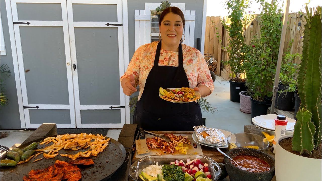 Taquitos De Pollo Adobado