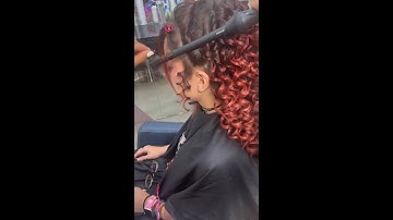 Natural looking curls with a thin wand