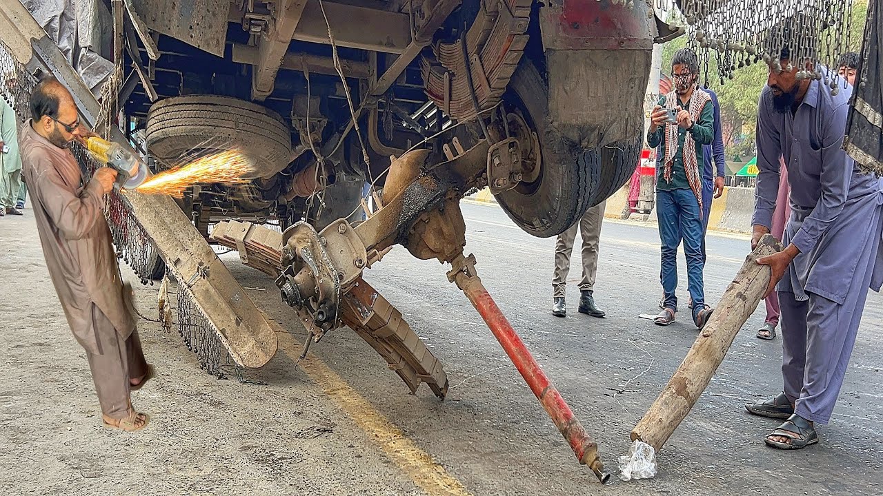 Roadside Truck Repair: Axle and Housing Damage