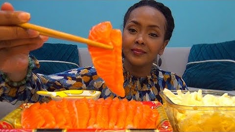 ASMR * SALMON SASHIMI & CREAMY ONION SALAD * اكل سلمون طازج مع سلطة البصل بالكريمة