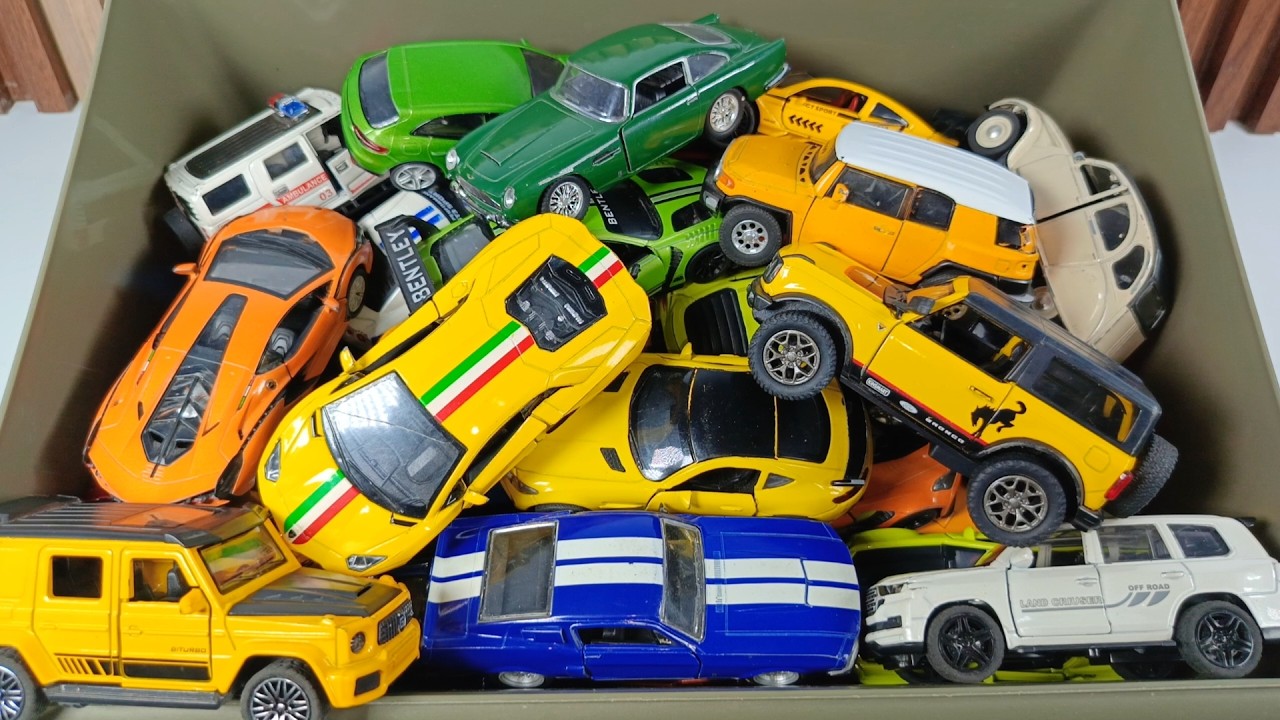 Vamos a elegir coches a escala diecast Dodge Viper, Mercedes G Class, Toyota Land Cruiser, Honda NSX