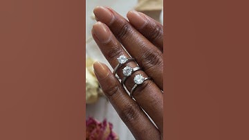 The details of the engagement ring are also on the prong tips 💍