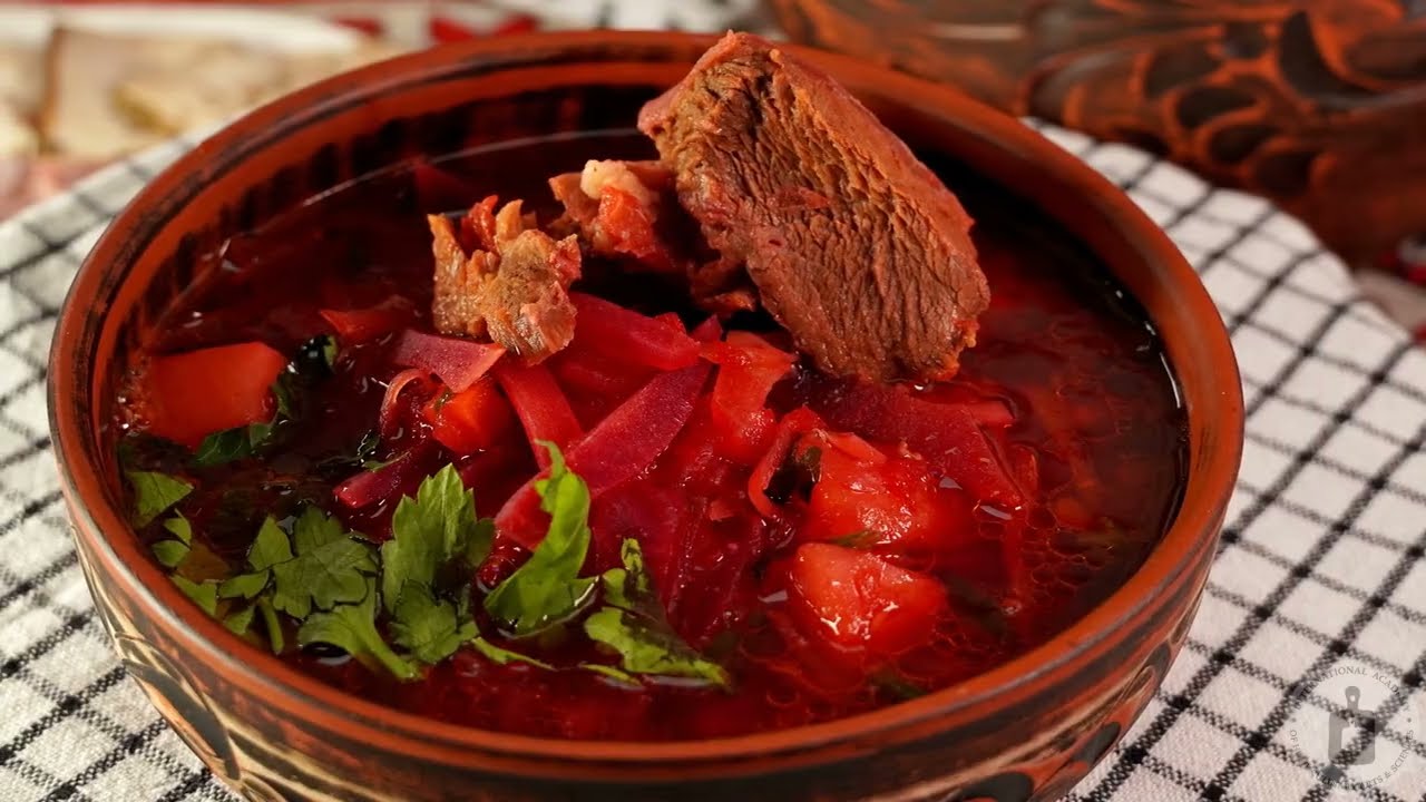 Вкус домашнего уюта. БОРЩ КИЕВСКИЙ С ГОВЯДИНОЙ И ПОМИДОРАМИ (В ГОРШОЧКЕ)