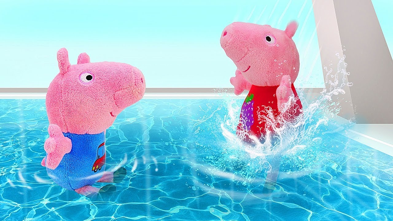 Summertime with Peppa Pig Figure in Swimsuit w/ Kiddie Paddling Swimming Pool 