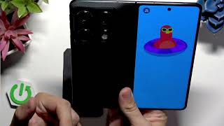 MOTOROLA Razr Fold – How to Take Selfies with Rear Camera Using Cover Screen screenshot 5