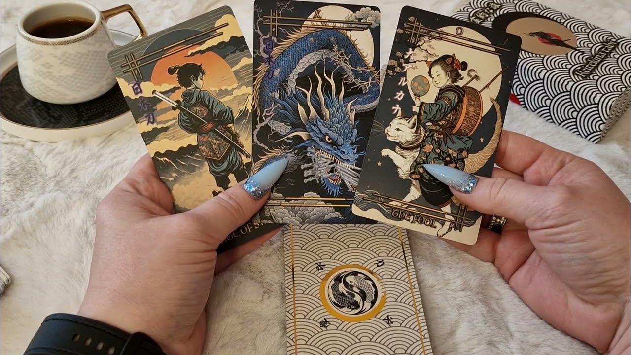 Красивые карты таро. Таролог инстаграм. Консультация таролога. Крис таролог. Красивый таролог.