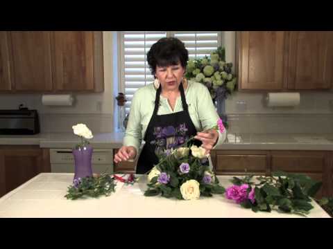 lavender-&-white-wedding-floral-arrangements-:-floral-arrangements-for-weddings-&-centerpieces