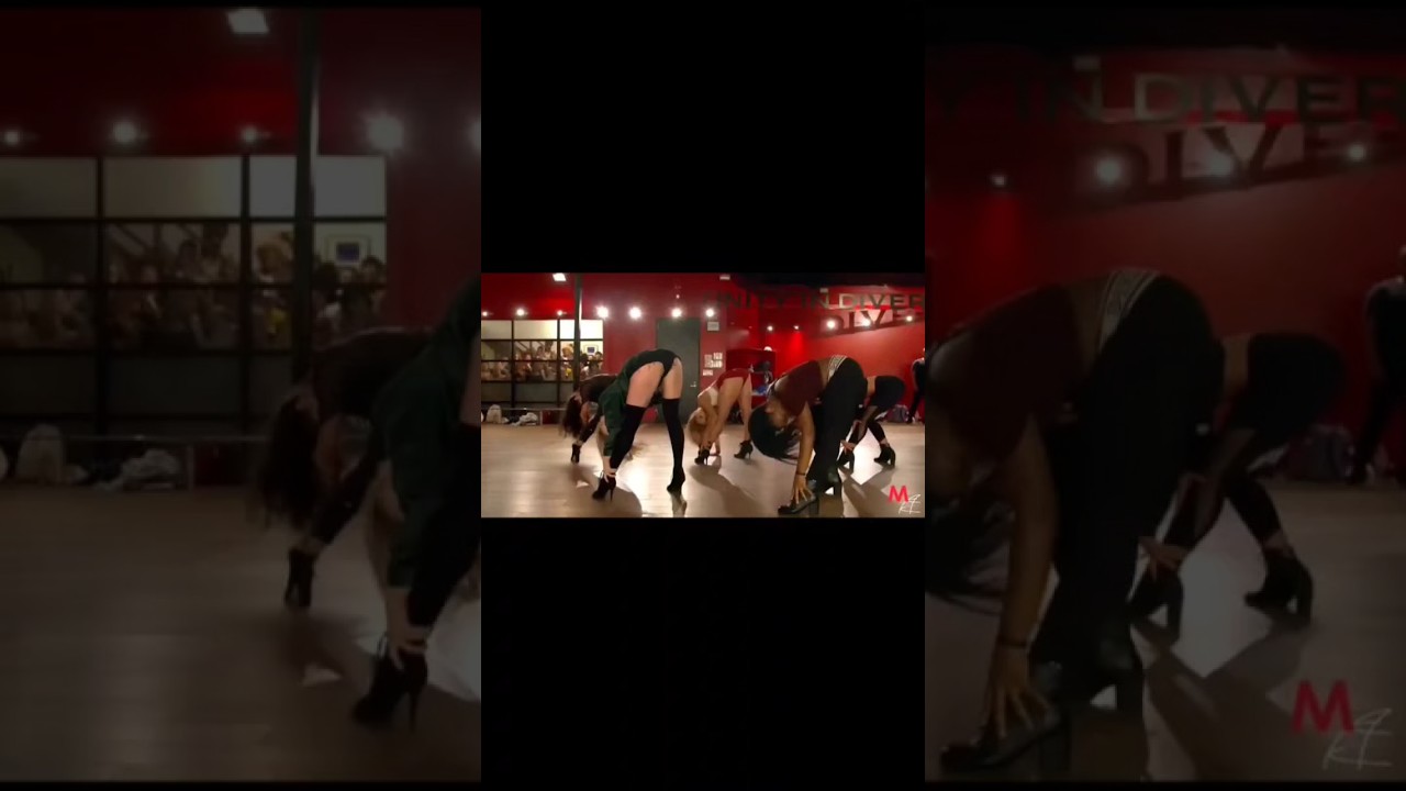 танец_под_ритм_техно 