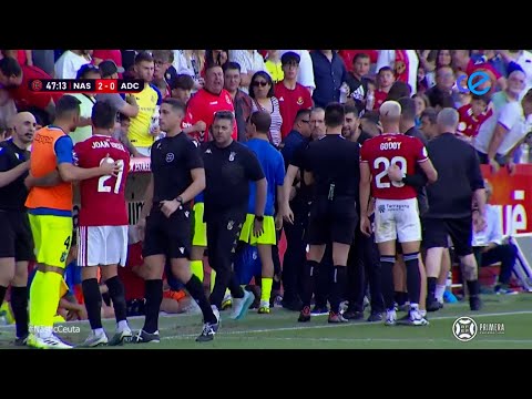 La RFFCE denuncia ante la Comisión Antiviolencia el apedreamiento al autocar del Ceuta y los insulto