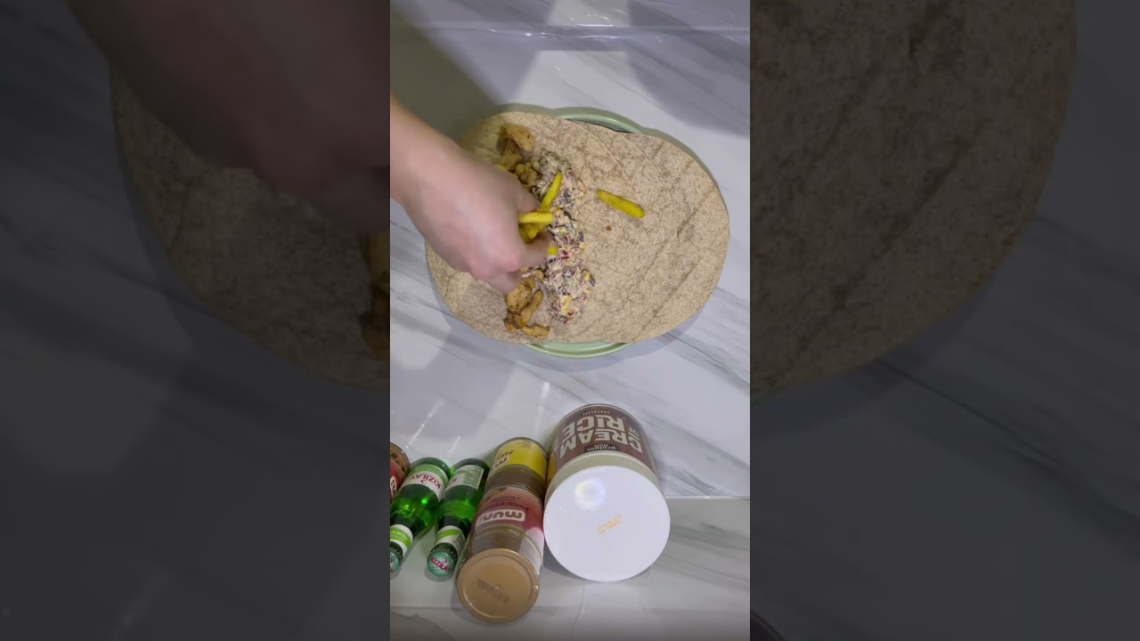 Tadı enfes tavuk dürüm! Lavaş dürüm! #durum #tavuk #tavukdürüm #lavaş #yemektarifleri #pratik #food Tadı enfes tavuk dürüm! Lavaş dürüm! #durum #tavuk #tavukdürüm #lavaş #yemektarifleri #pratik #food