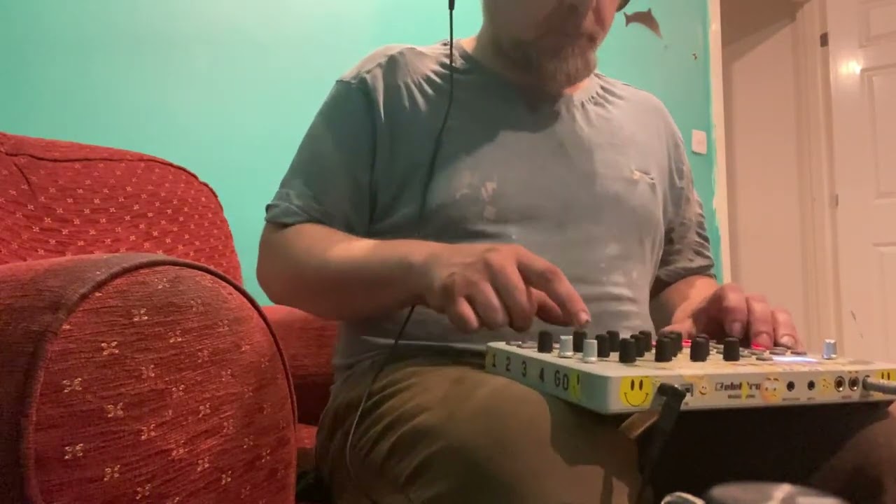 Elektron model cycles hard techno, rumble mix by the janitor enjoy 😉 🤘￼