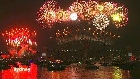 2015 startet spektakulär mit Feuerwerk in Sydney