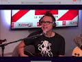 Capture de la vidéo Blink-182 - Interview  + Live (Darkside & All The Small Things) Rtl2 (French Radio) - 15/10/2019