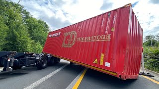 07.06.2022  Semi truck loses its container on a highway