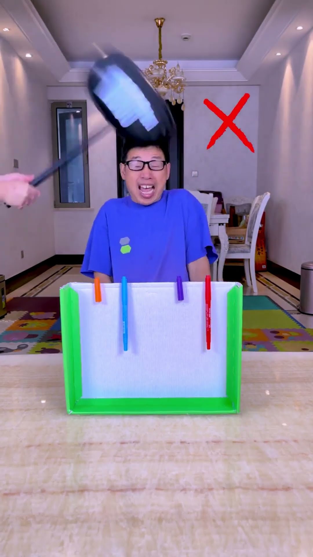 Pen selection challenge, see who has the highest IQ#Funnyfamily #Partygames #Funny #Shorts