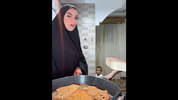 ام خالد و ابنها الصغير ضحك 