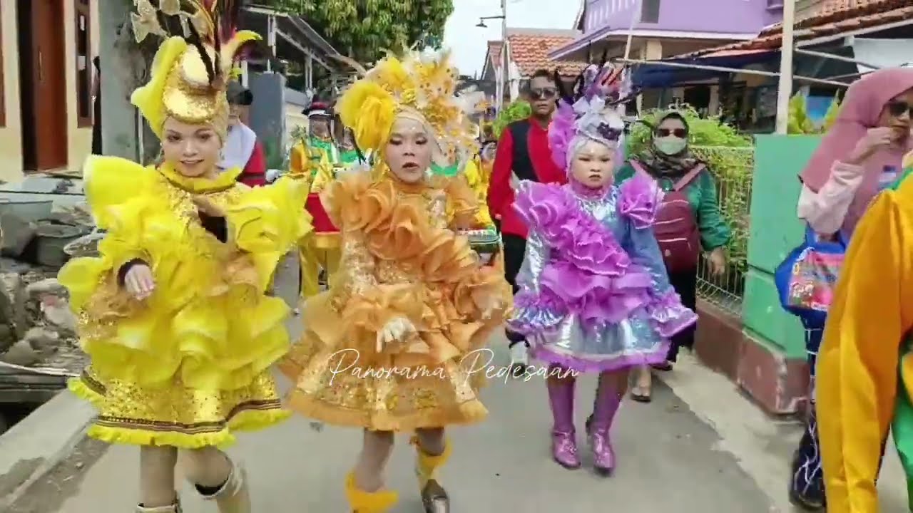 SDN Pemaron 01 Peserta Karnaval Desa Pemaron Dalam Rangka Memeriahkan Hut Ri Ke 80 Tahun 2025