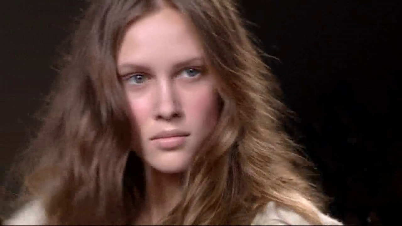 final cut Chloe Summer 2010 fashion show • クロエ ファッションショー