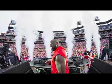 Ex-jogador de basquete, Shaquille O'Neal, vira DJ Diesel - 15/07