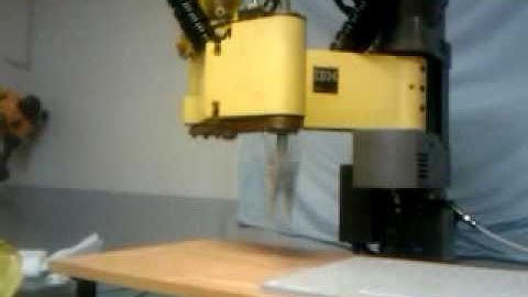 Robot IBM 7535