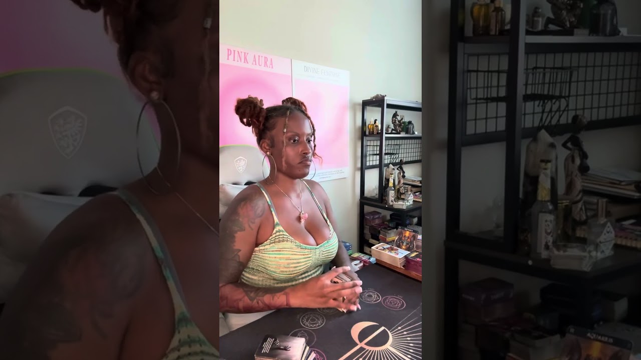 Aquarius | Ummm this person is two-faced as H€LL & weird…not in a good way either