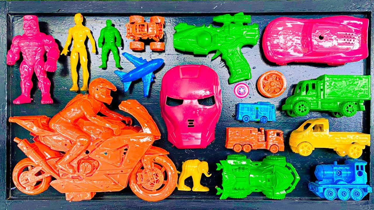 Membersihkan mobil mobilan, mobil balap,motor balap,anomali,mainan topeng,motor ATV,pesawat