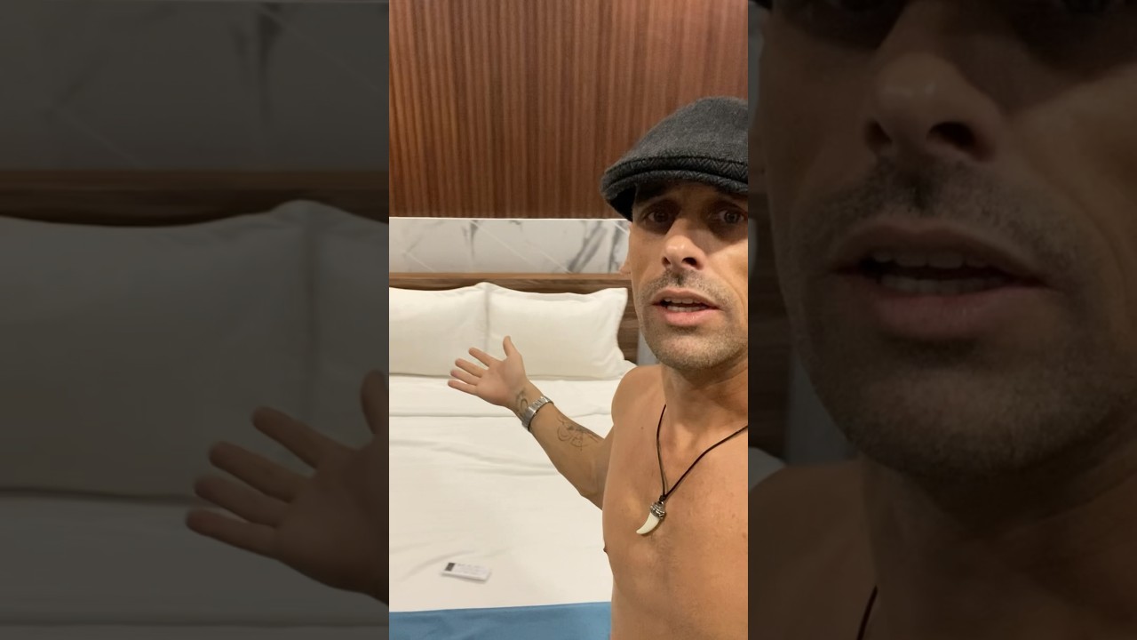 10$ Hotel Room Tour In Vietnam 