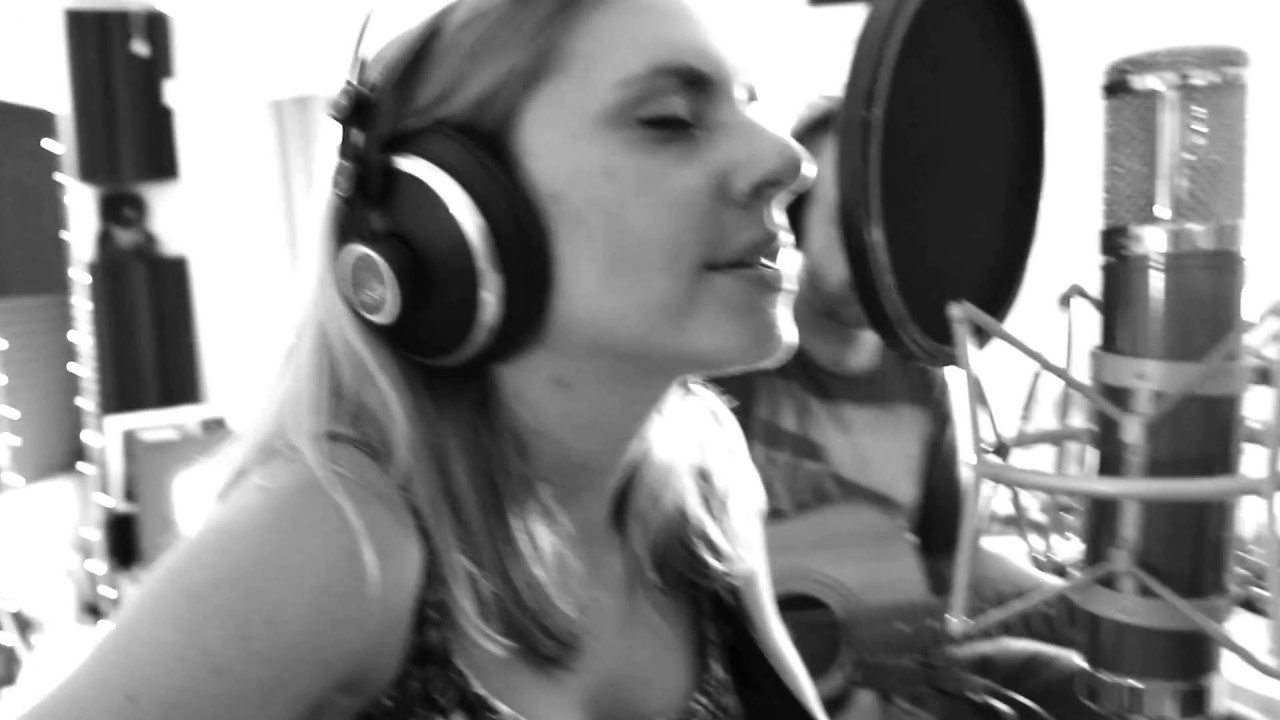 Amber Nicol and Steve - Mr. Jones (Live Acoustic)