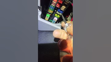 Volkwagen Transporter T6 - Lower 12 Volt socket not working