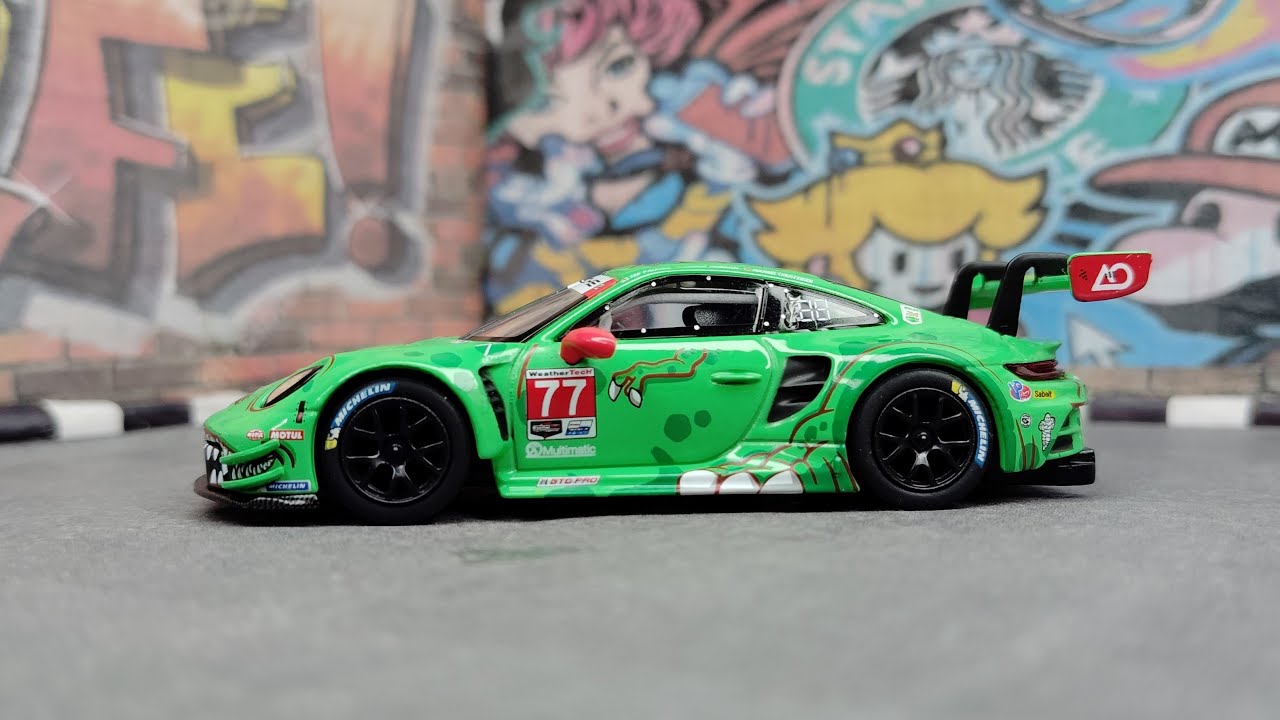 Opening Mini GT Porsche 911 GT3 R #77 - Blister version