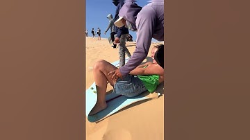 Cô gái Tây trượt cát, Trượt Cát Mạo Hiểm 🏂 Tốc Độ Chóng Mặt 039 | Sandboarding Vietnam #Shorts