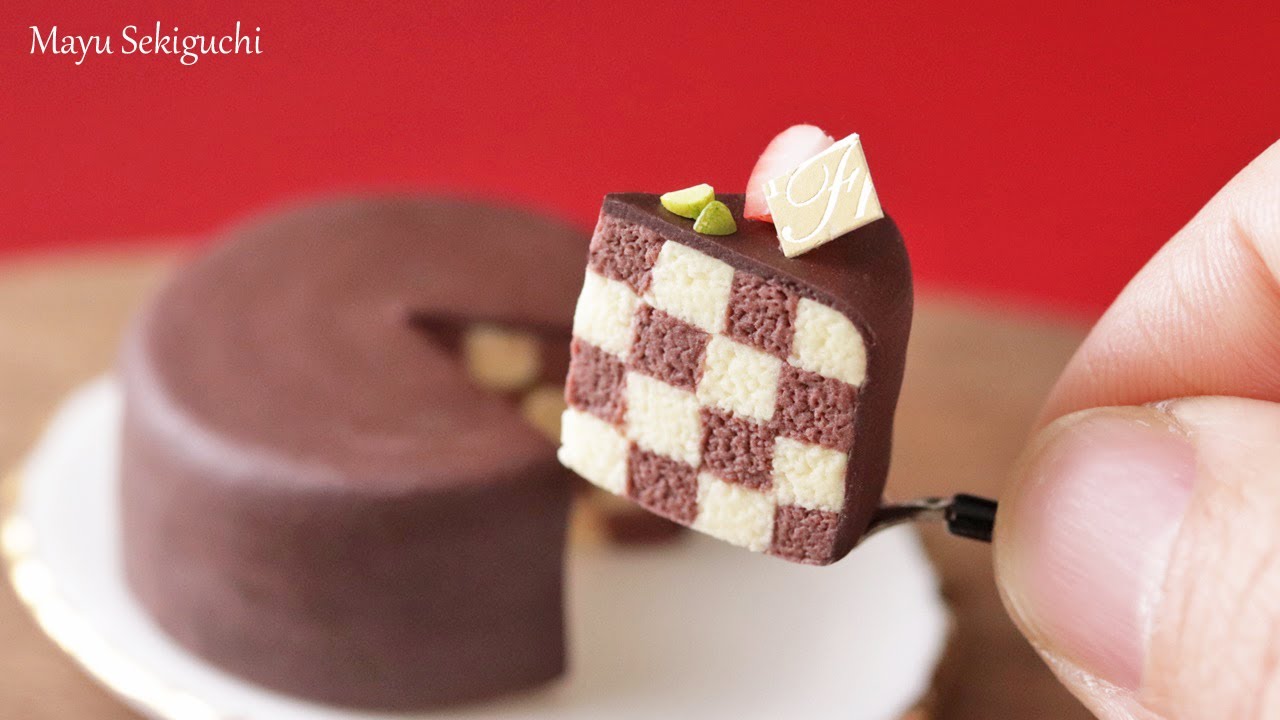 ミニチュア樹脂粘土 可愛い断面のサンセバスチャン チョコレートケーキの作り方 How To Make A Miniature Chocolate Cake With Clay Youtube