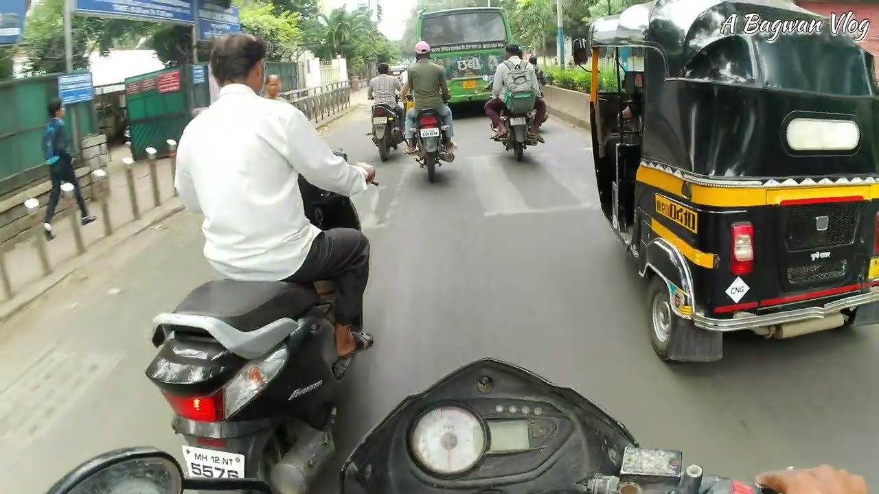 Moto vlog episode 2 | Hadapsar to Pune railway station 🚉| next episode Nande chande || 