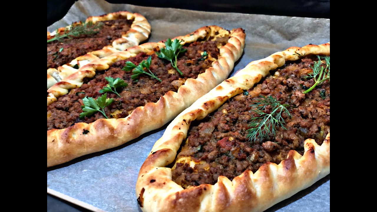 Me 300 gr Mish t’bluar,Pide per 10 persona - 300 gr kıyma ile 10 adet pide
