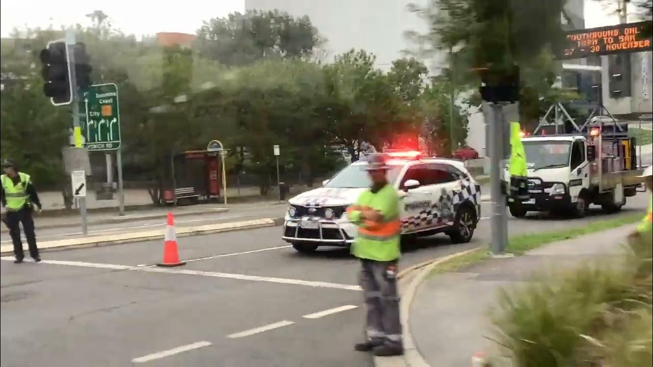 2-qps-kia-sorento-hyundai-iload-at-buranda-roadworks-near-pa