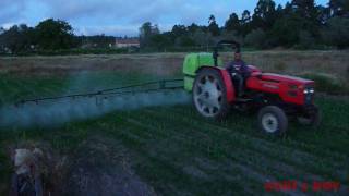 Corn & sedge   SPRAYiNG  , with herbicide , at night ..